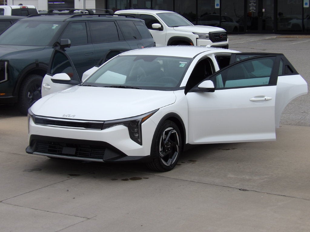 2026 Kia K4 LX