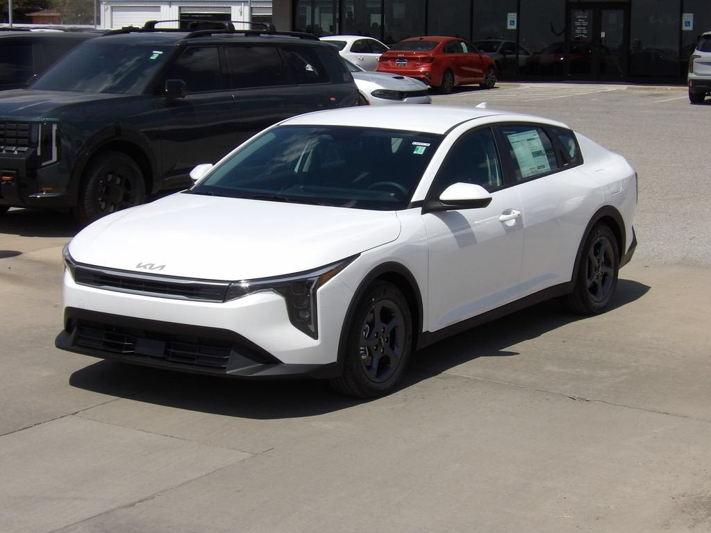 2026 Kia K4 LXS