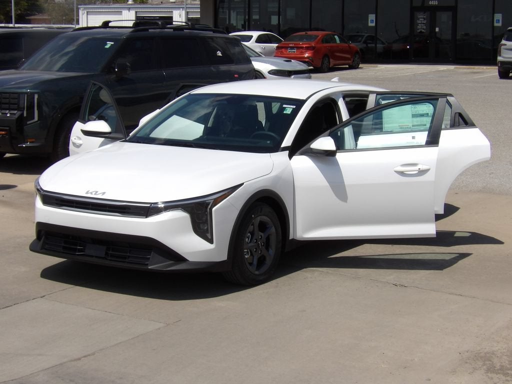 2026 Kia K4 LXS