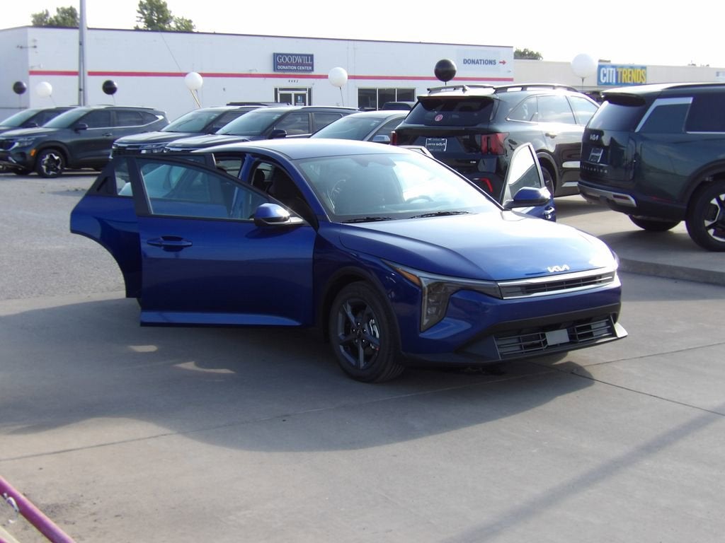 2026 Kia K4 LXS