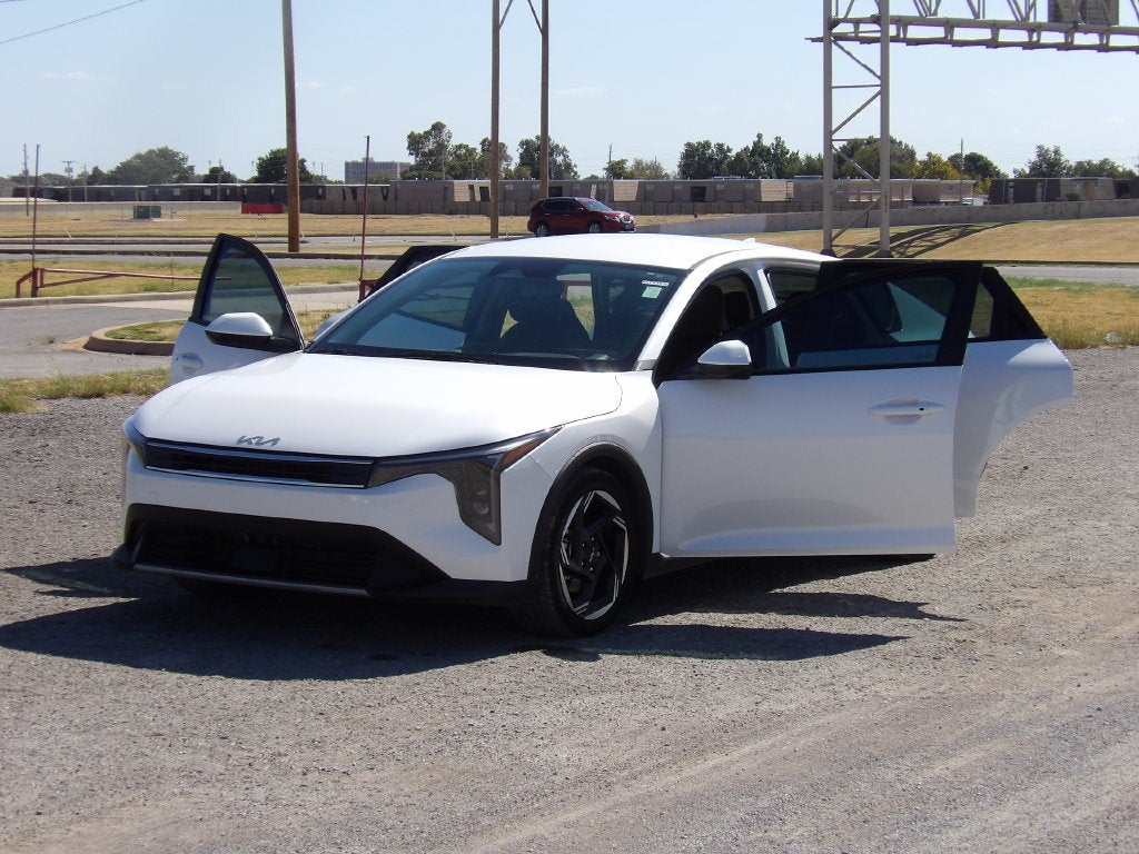 2025 Kia K4 EX