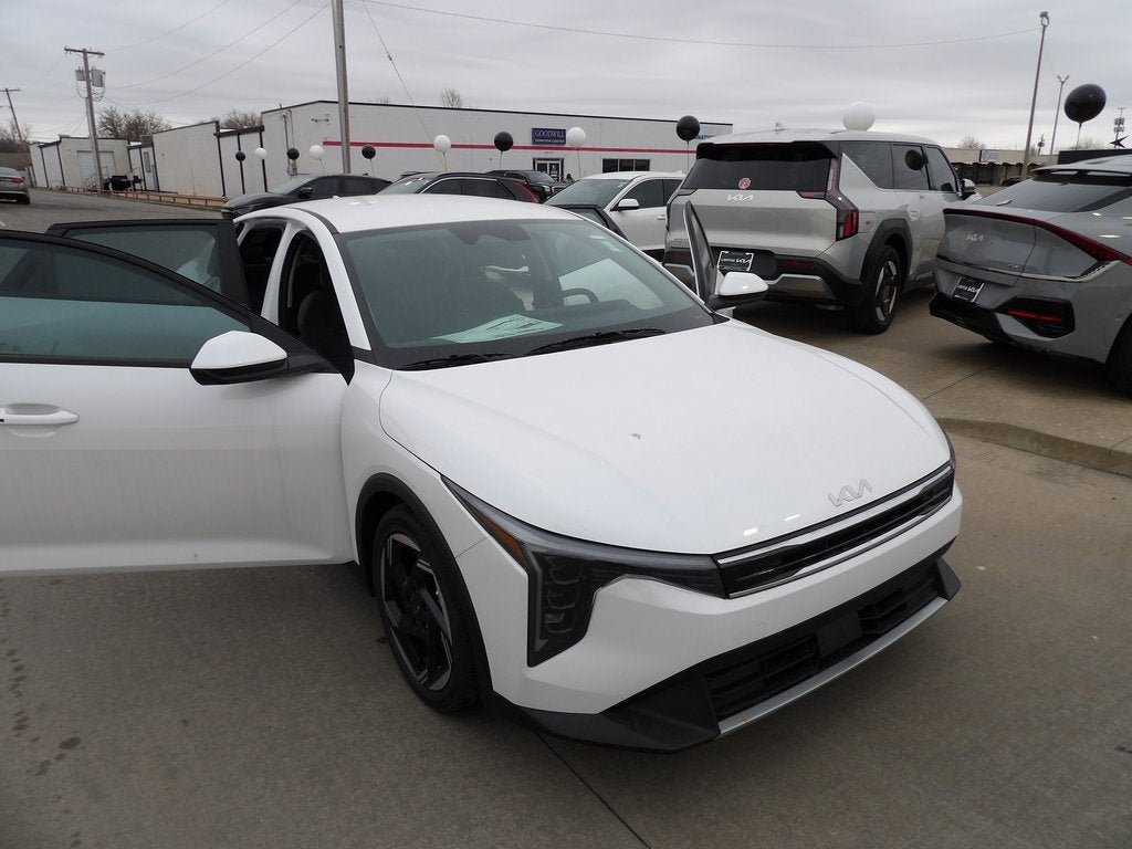 2025 Kia K4 EX