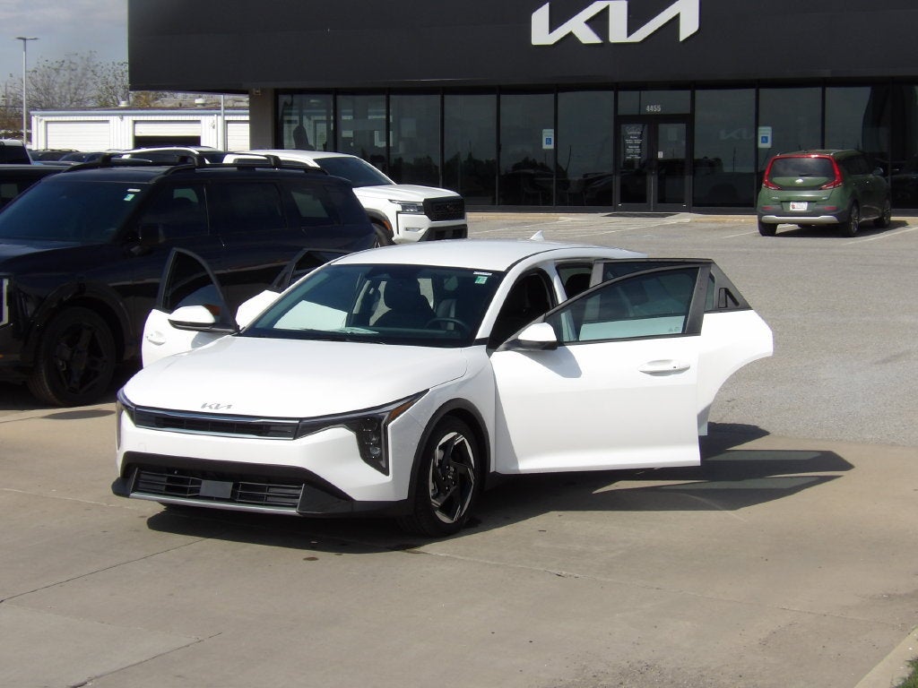 2026 Kia K4 Hatchback EX