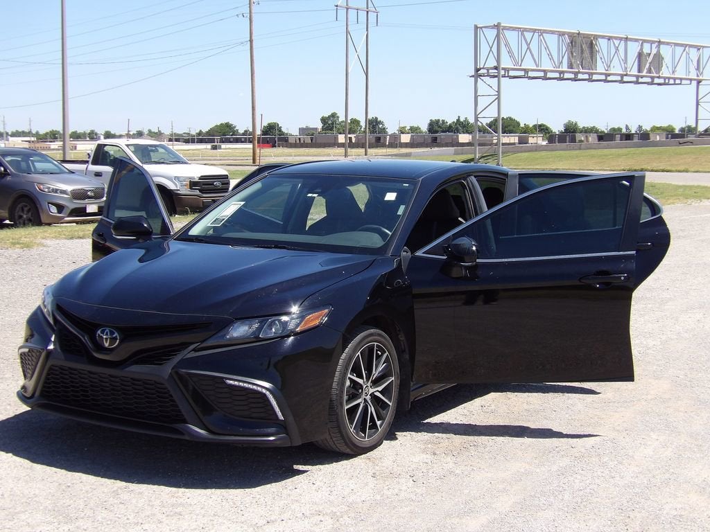 2023 Toyota Camry SE