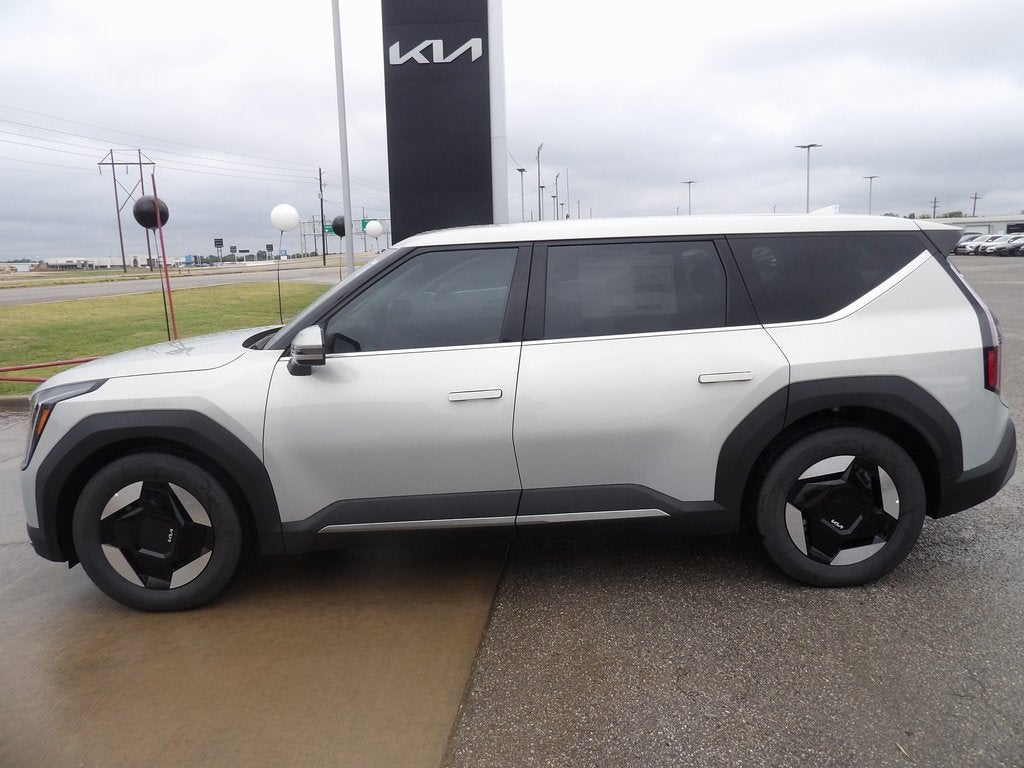 2026 Kia EV9 Light Long Range