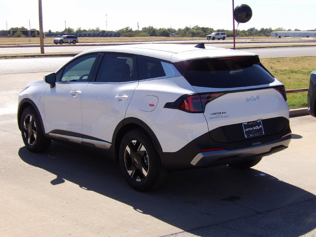 2027 Kia Sportage LX