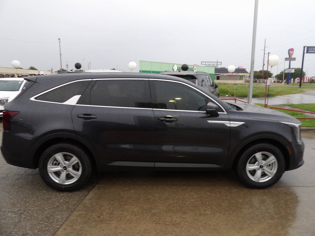 2025 Kia Sorento LX