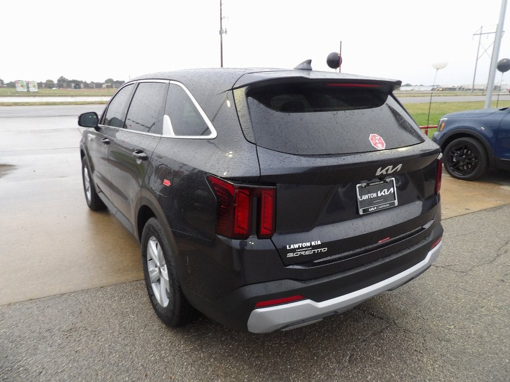 2025 Kia Sorento LX