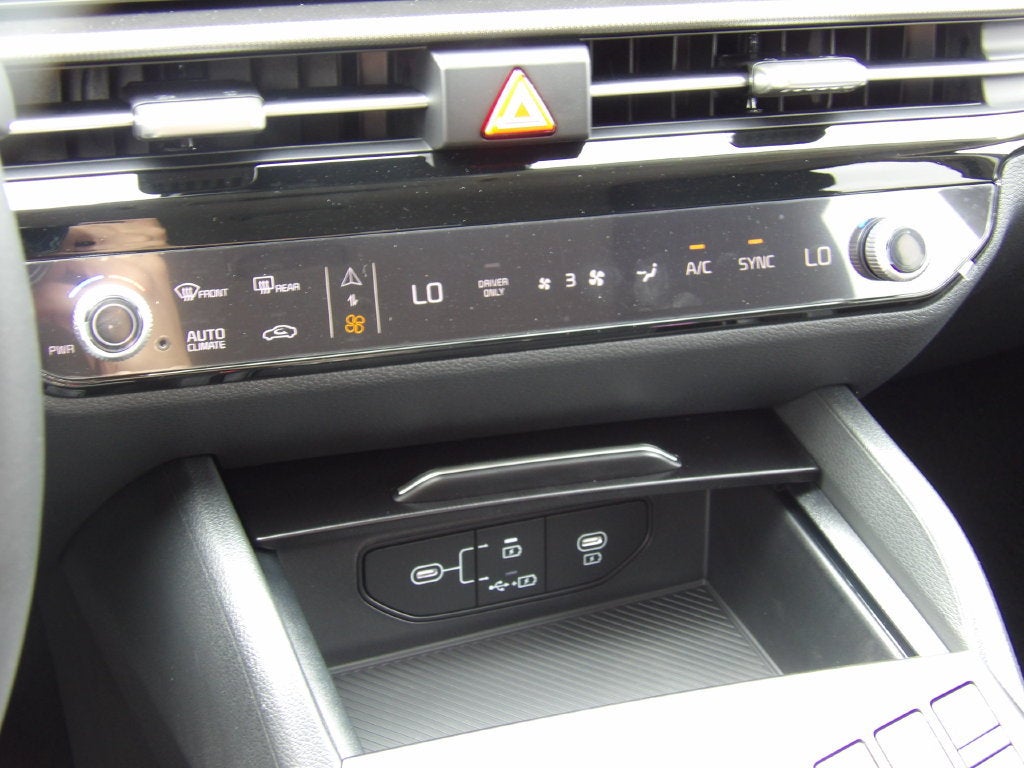 2027 Kia Sportage Hybrid LX