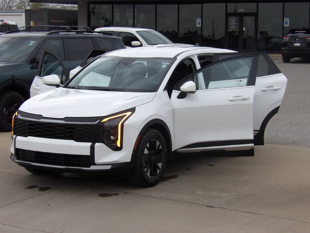 2027 Kia Sportage Hybrid LX