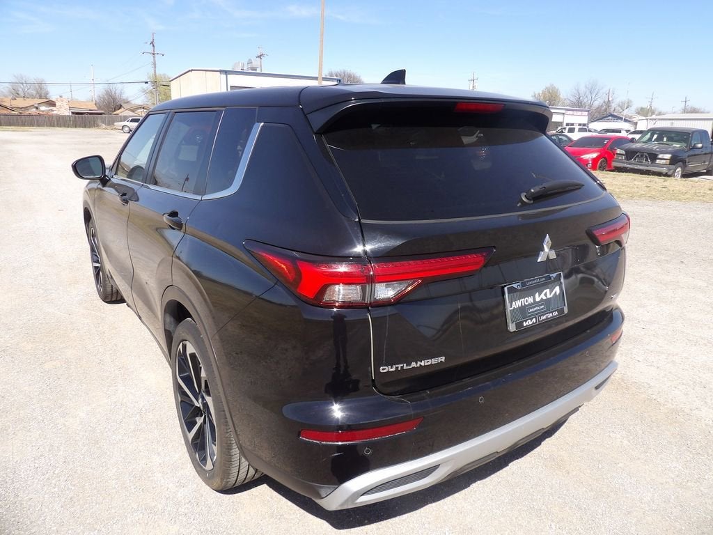 2024 Mitsubishi Outlander SE