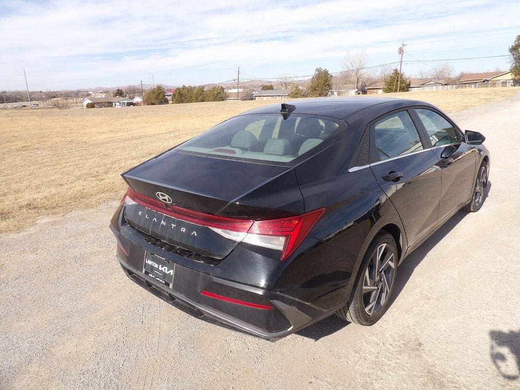 2025 Hyundai Elantra SEL Convenience