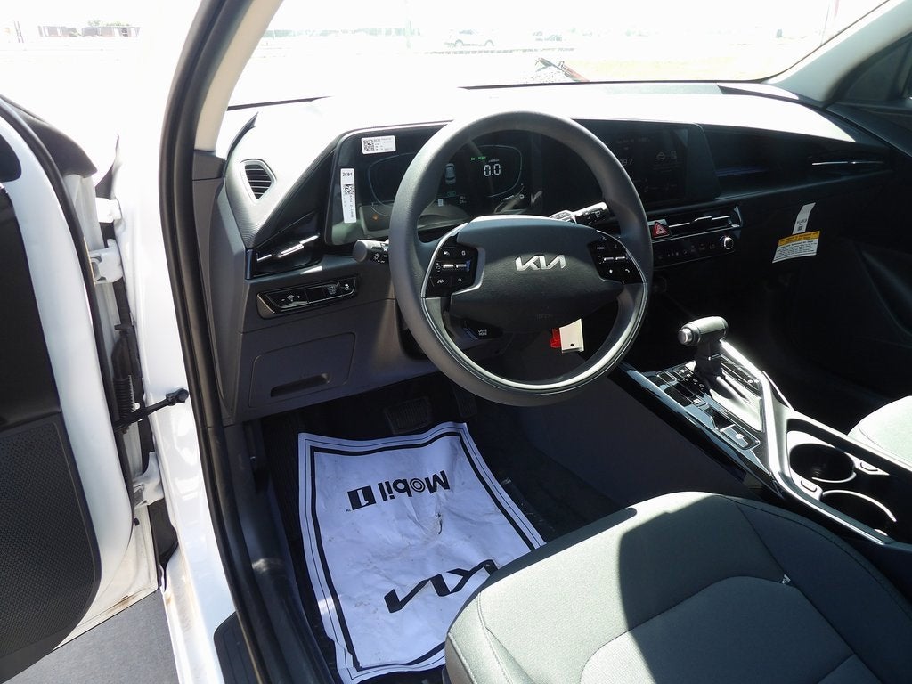 2025 Kia Niro LX