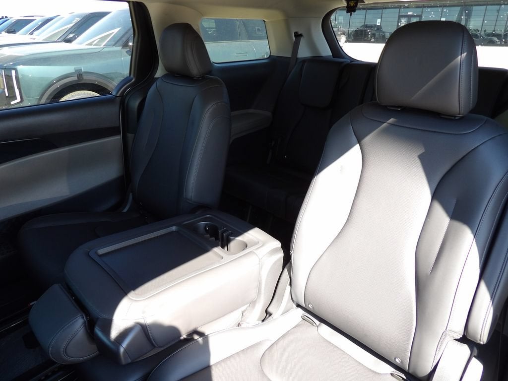 2027 Kia Carnival LXS