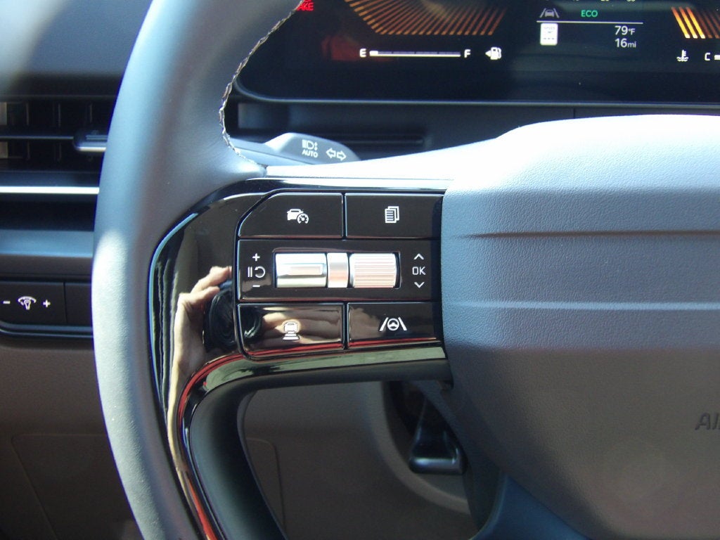 2027 Kia Carnival LXS