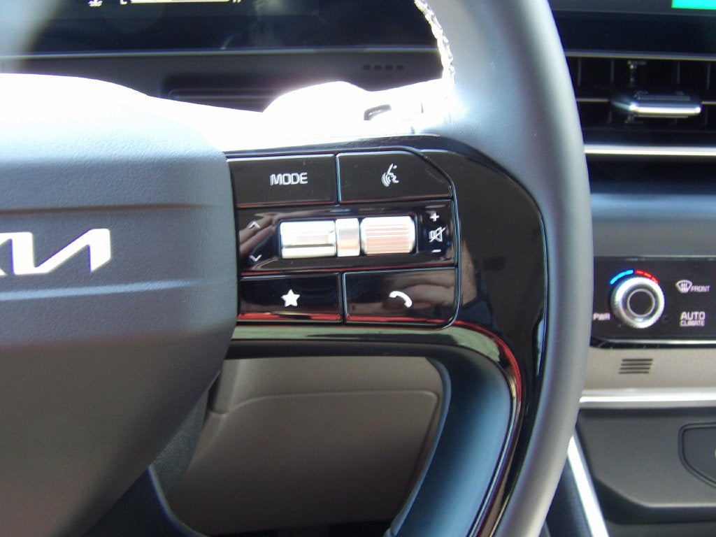 2027 Kia Carnival LXS