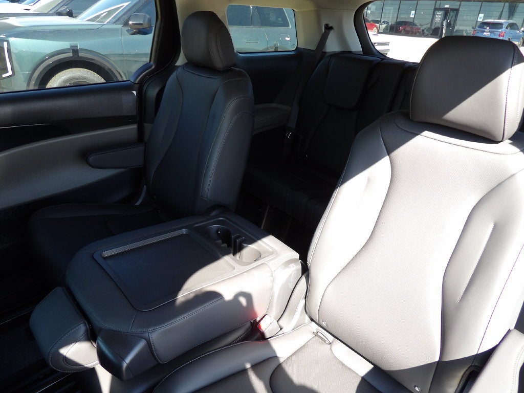 2027 Kia Carnival LXS