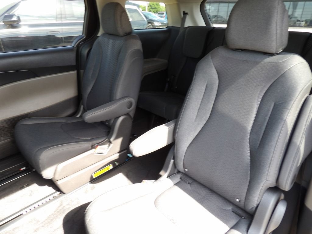 2026 Kia Carnival LX
