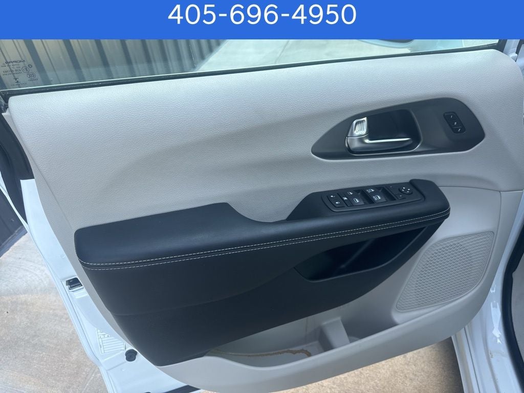 2022 Chrysler Pacifica Touring L