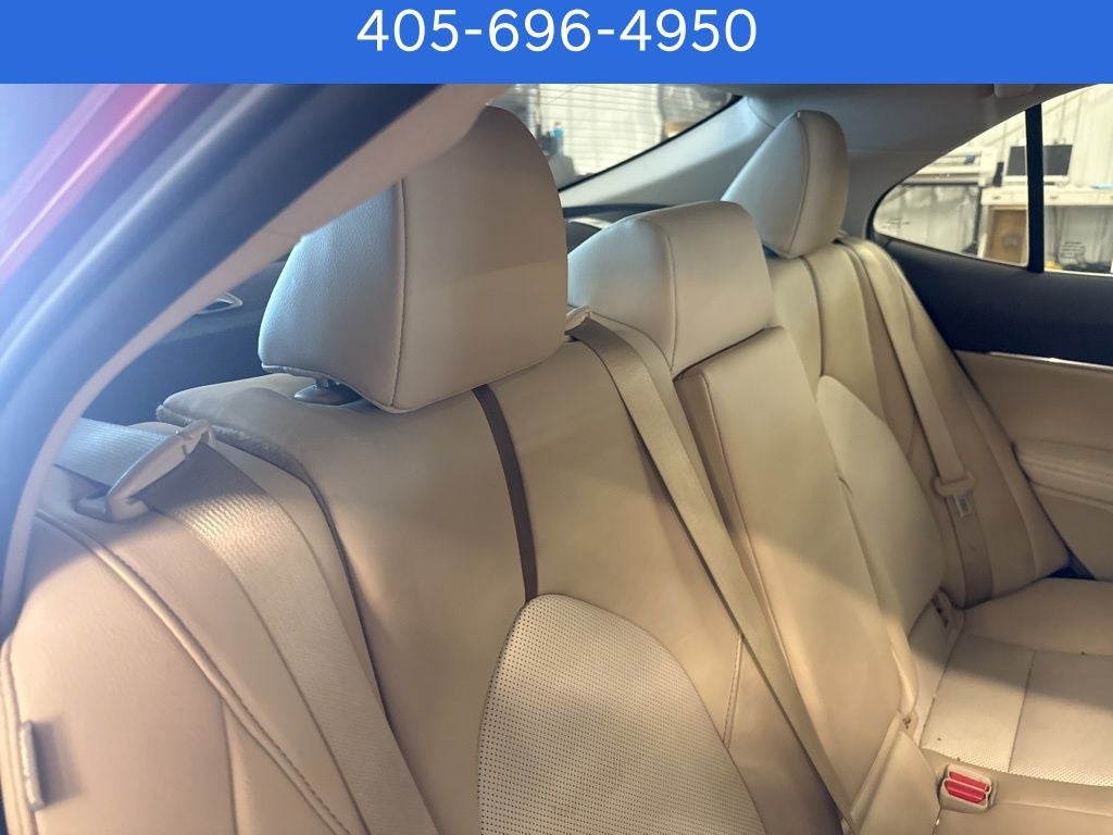 2020 Toyota Camry Hybrid XLE