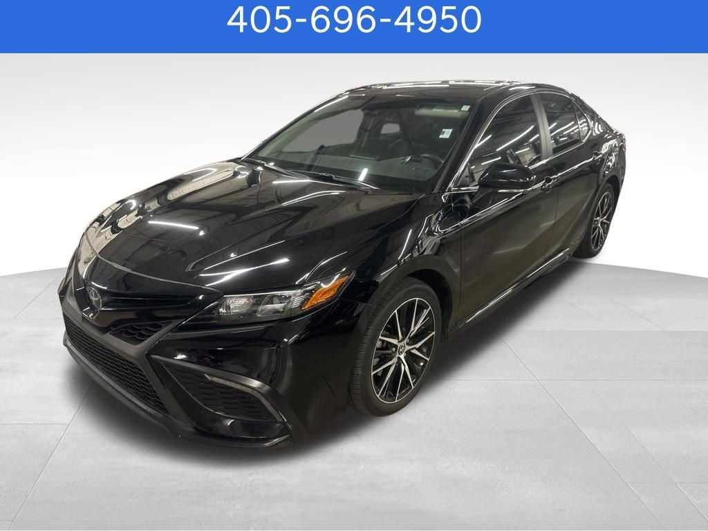 2022 Toyota Camry Hybrid SE