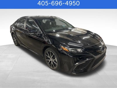 2022 Toyota Camry Hybrid SE