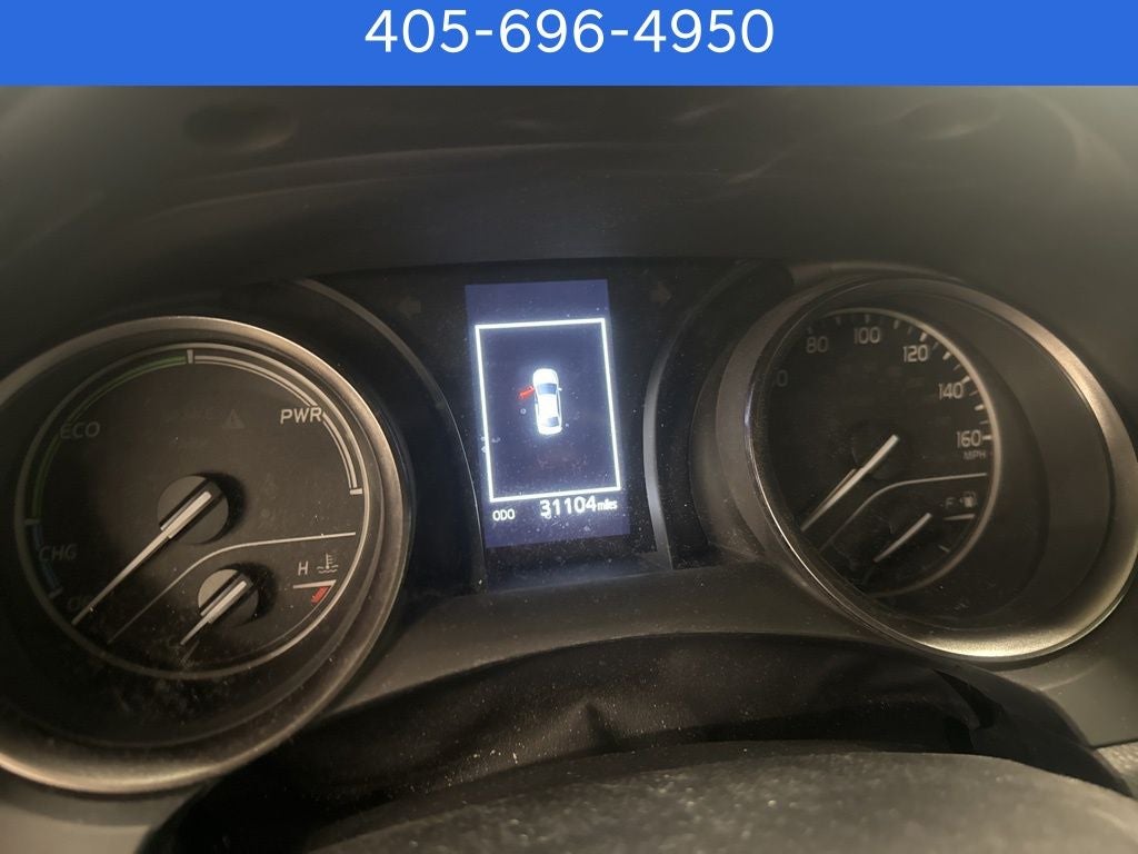 2022 Toyota Camry Hybrid SE