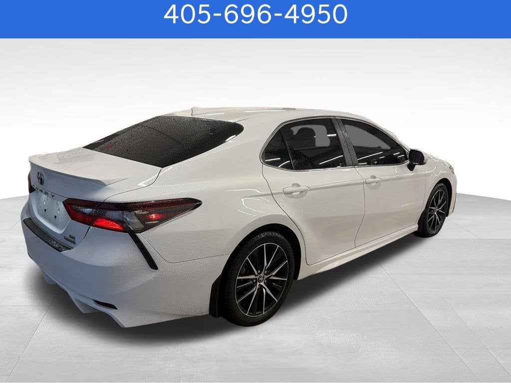 2024 Toyota Camry Hybrid SE