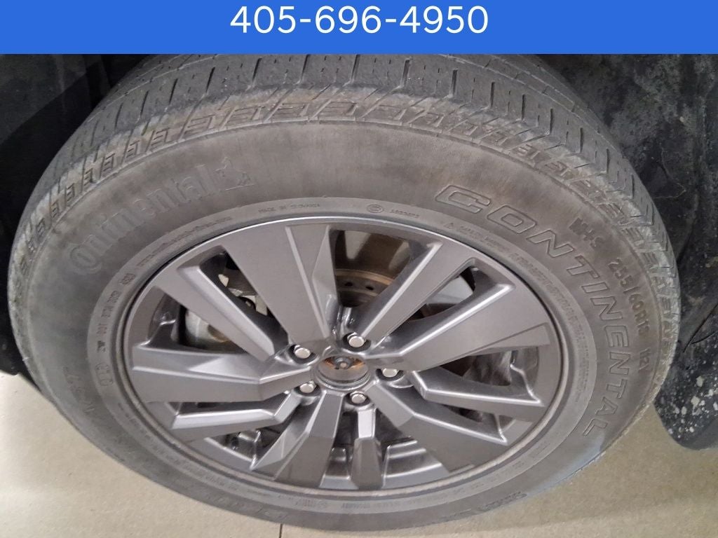 2022 Nissan Pathfinder SV