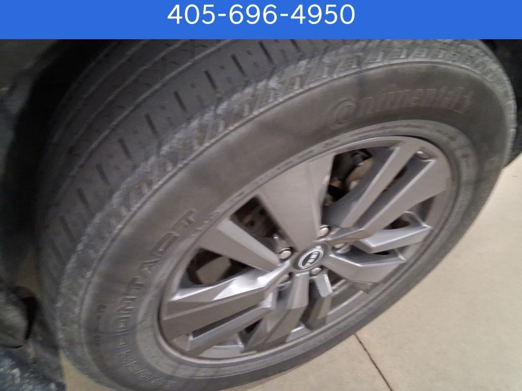 2022 Nissan Pathfinder SV