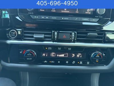 2022 Nissan Pathfinder SV