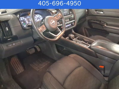 2022 Nissan Pathfinder SV