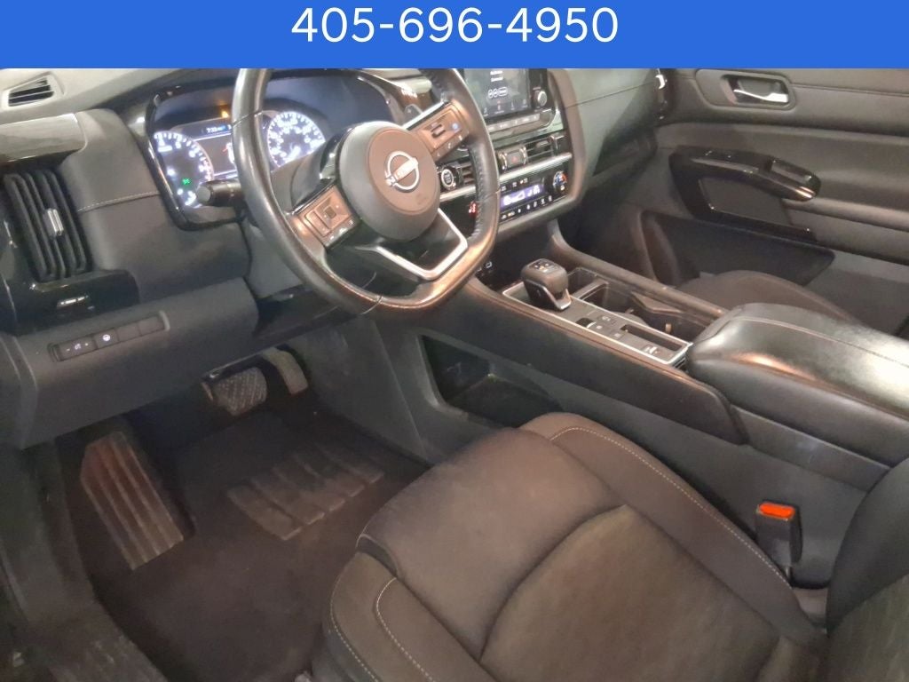 2022 Nissan Pathfinder SV