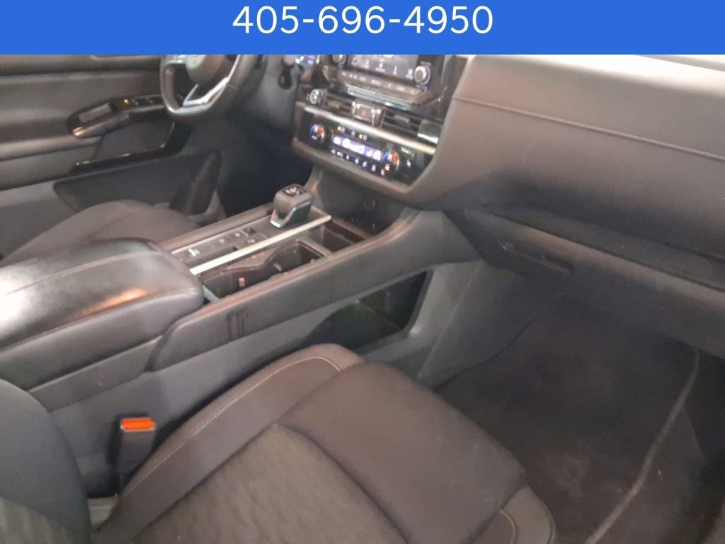 2022 Nissan Pathfinder SV