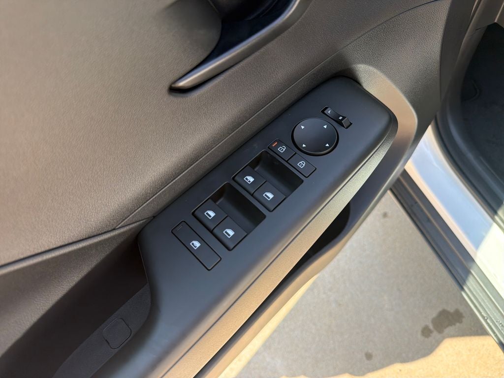 2027 Hyundai Kona SE FWD