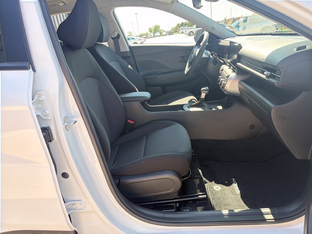 2027 Hyundai Kona SE FWD