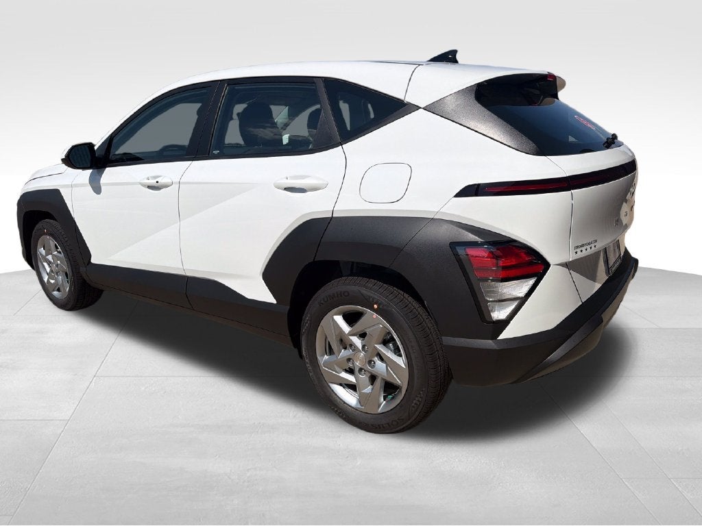 2027 Hyundai Kona SE FWD