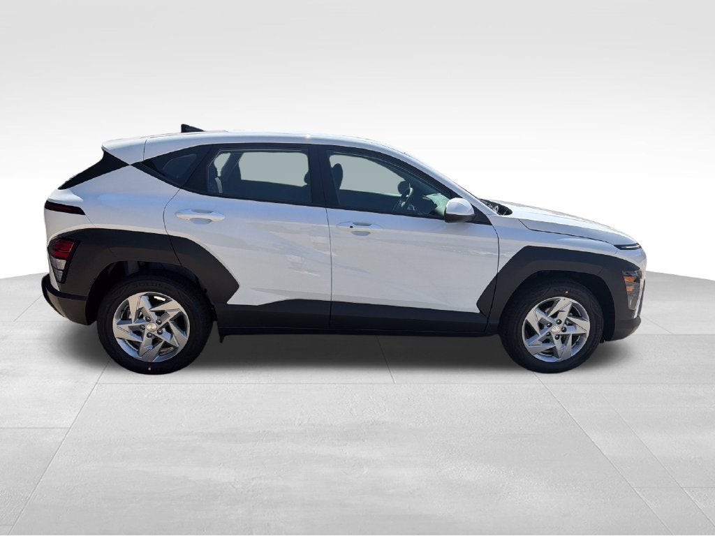 2027 Hyundai Kona SE FWD