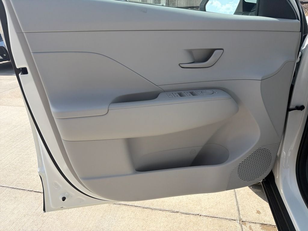 2027 Hyundai Kona SE FWD