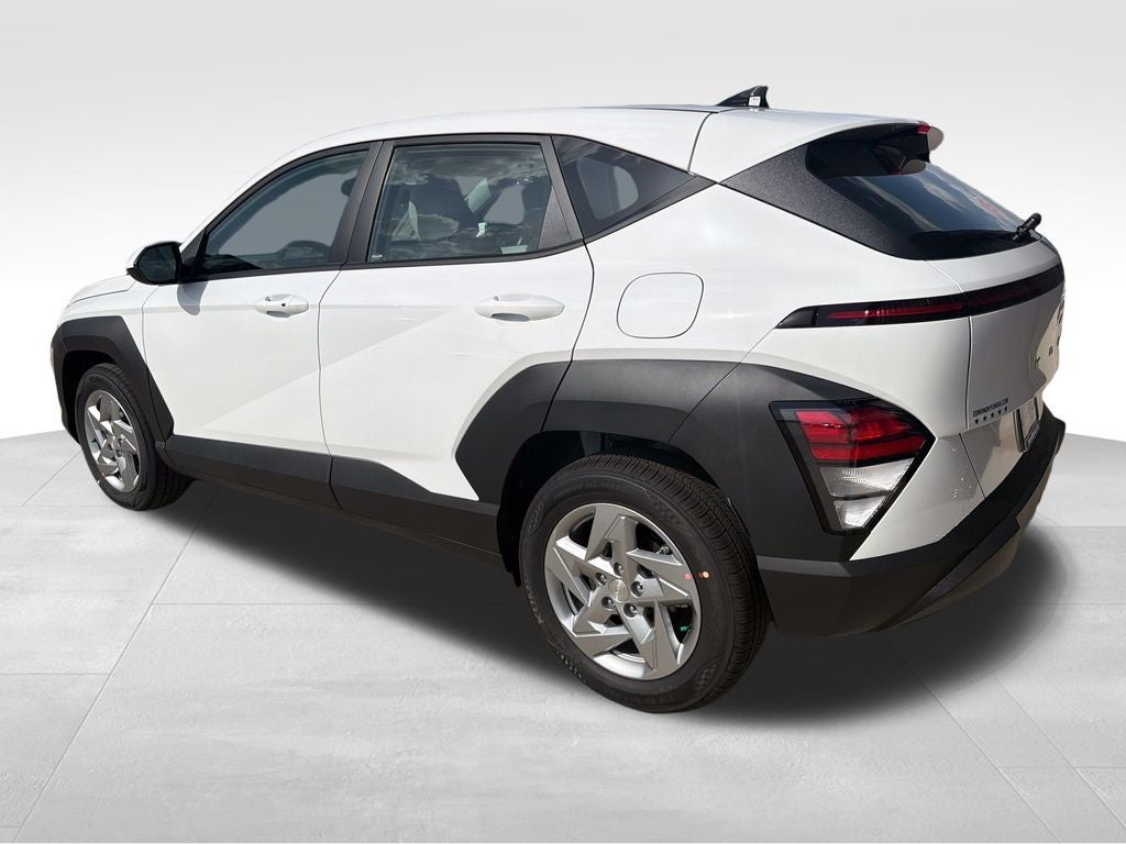 2027 Hyundai Kona SE FWD