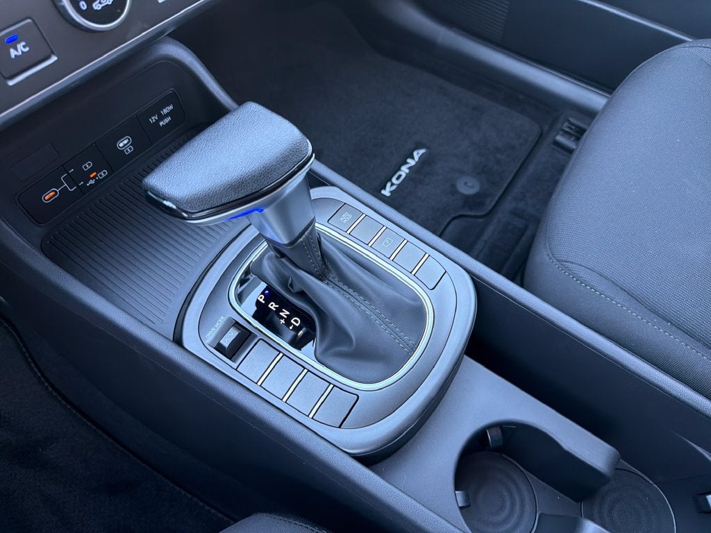 2027 Hyundai Kona SE FWD