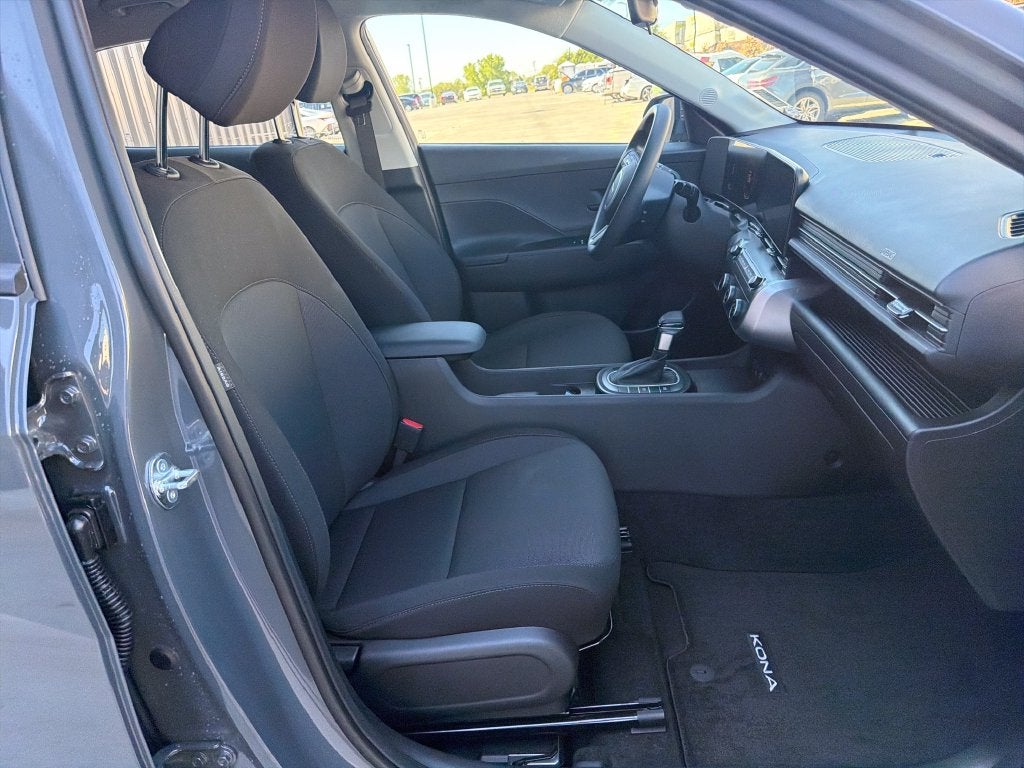 2027 Hyundai Kona SE FWD