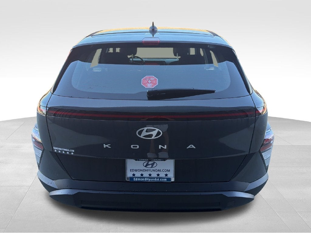 2027 Hyundai Kona SE FWD