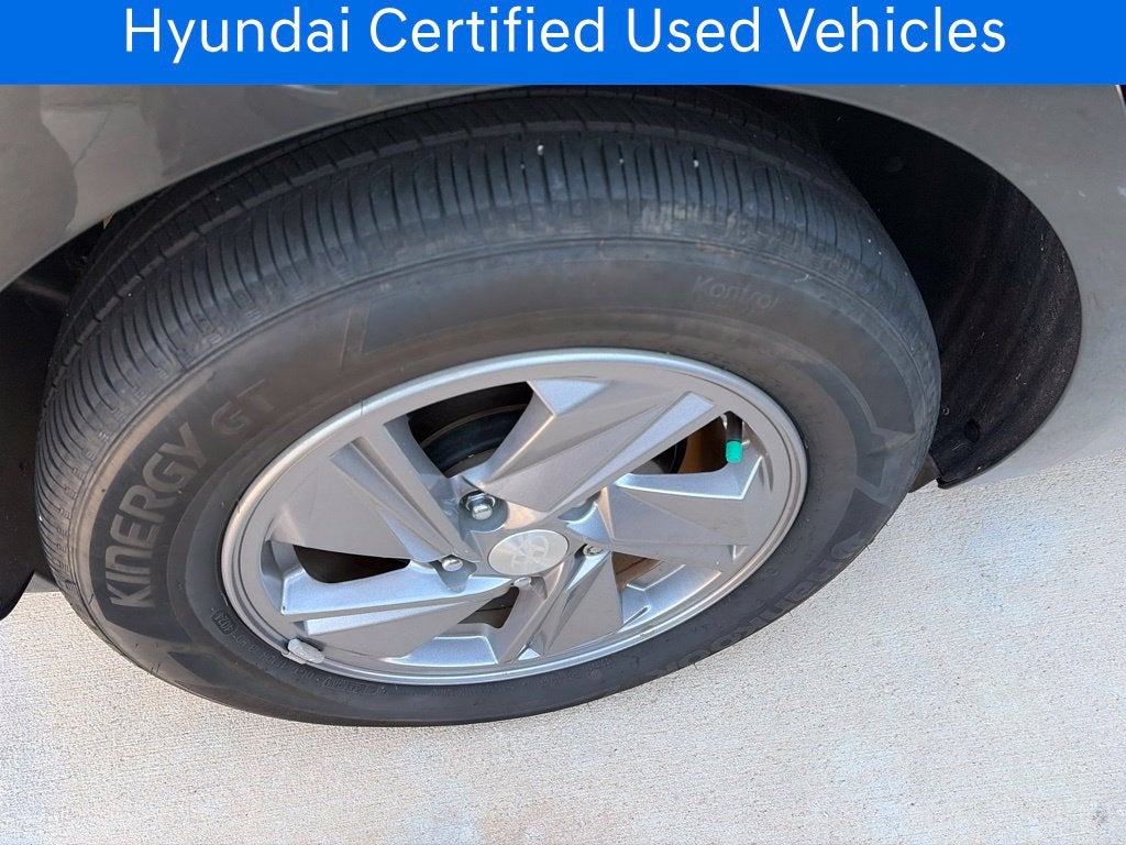 2025 Hyundai Elantra SE CERTIFIED