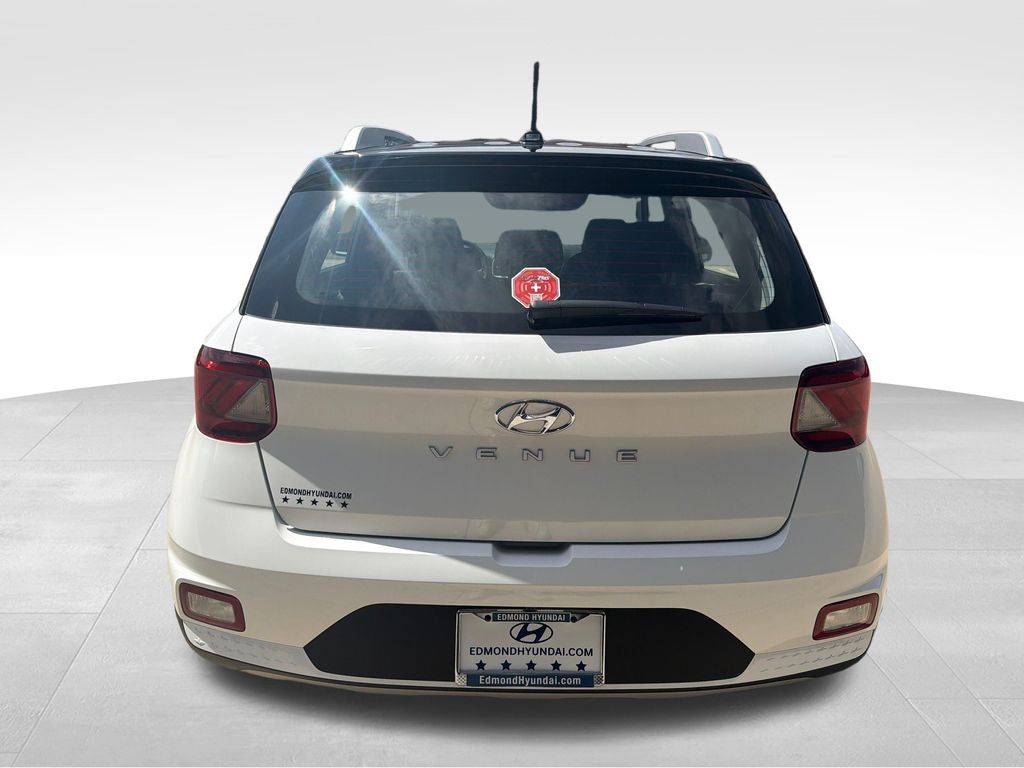 2026 Hyundai Venue SEL w/Two-Tone Roof