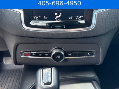 2022 Volvo XC90 T5 Momentum