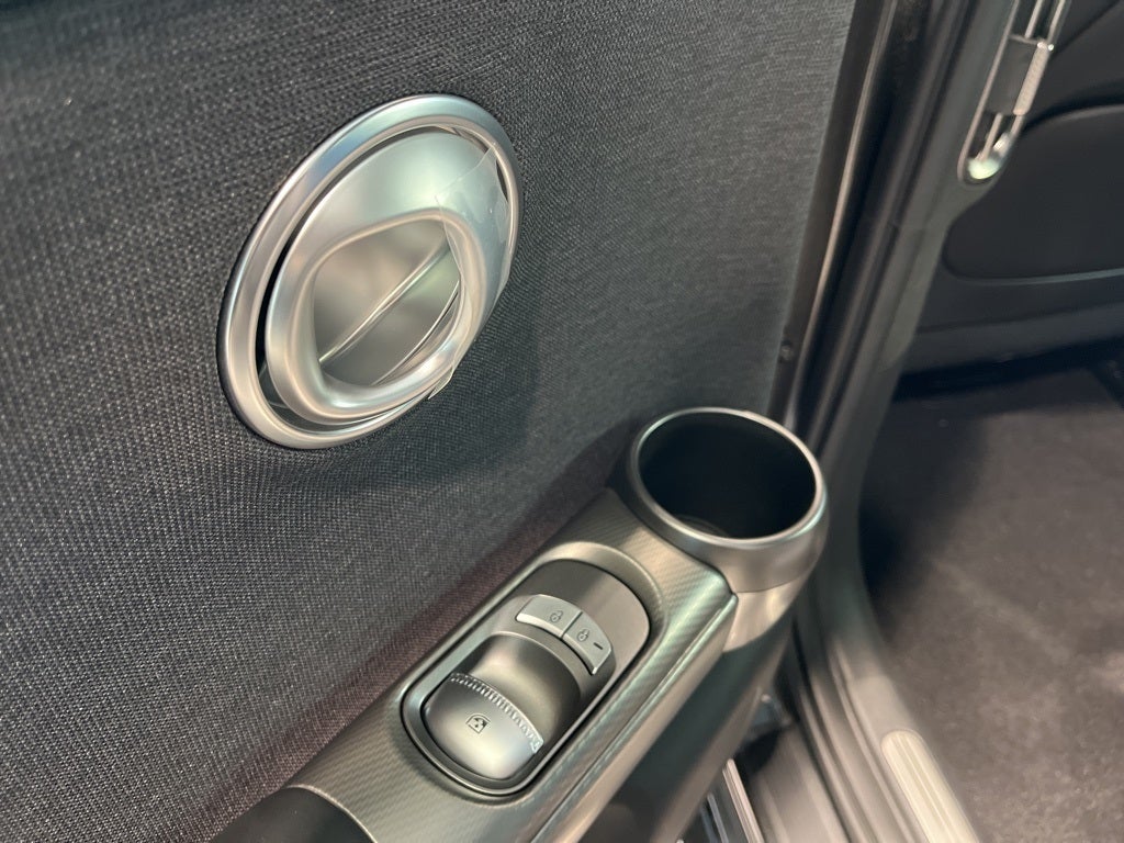 2024 Genesis GV60 Standard