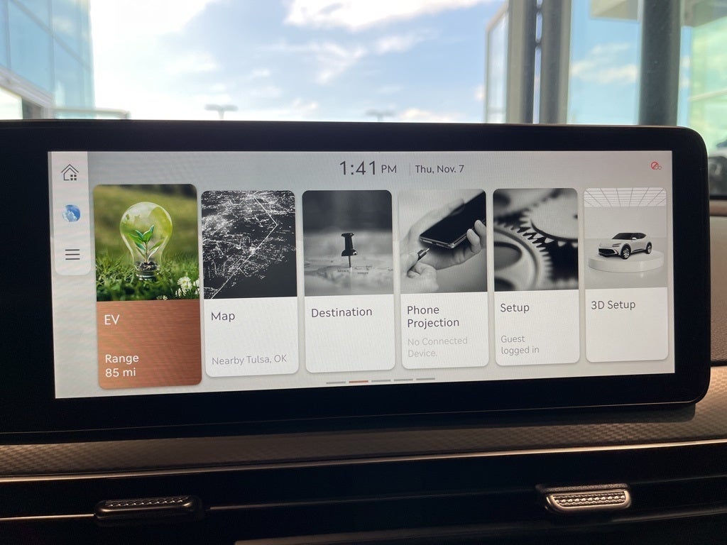 2024 Genesis GV60 Standard