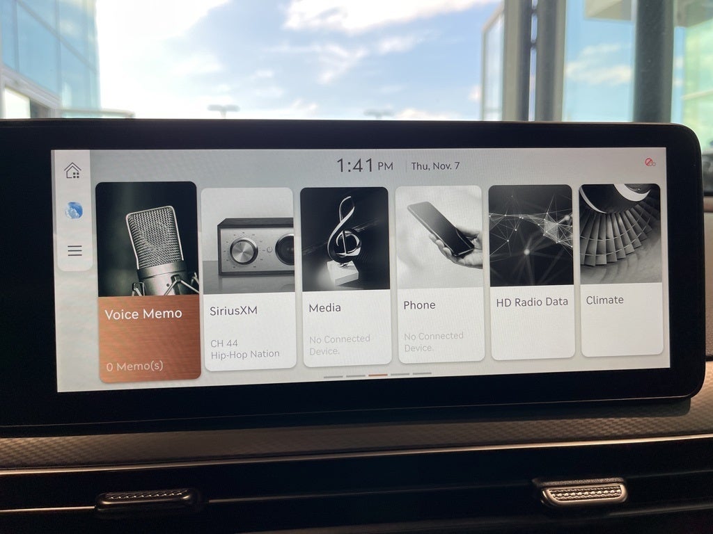 2024 Genesis GV60 Standard