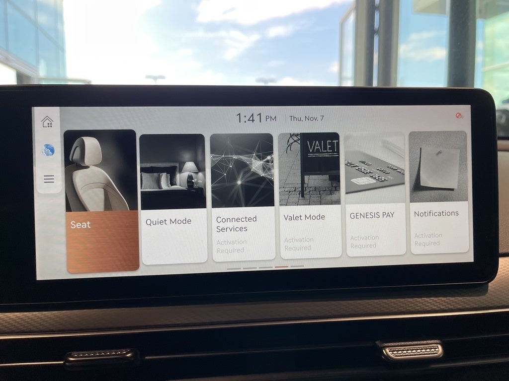 2024 Genesis GV60 Standard